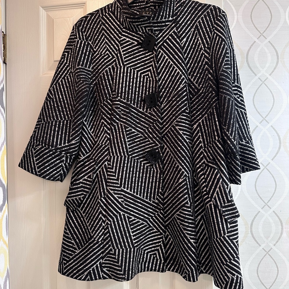 Black and White Geometric Women's jacket LTX sportswear size medium